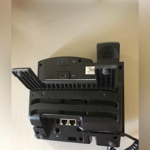 Polycom 2201-44500-001 VVX 500 12-Line Phone - Picture 3 of 4